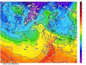 英国天气：随着17摄氏度的热浪席卷欧洲并向英国移动，震惊地图变成了红色